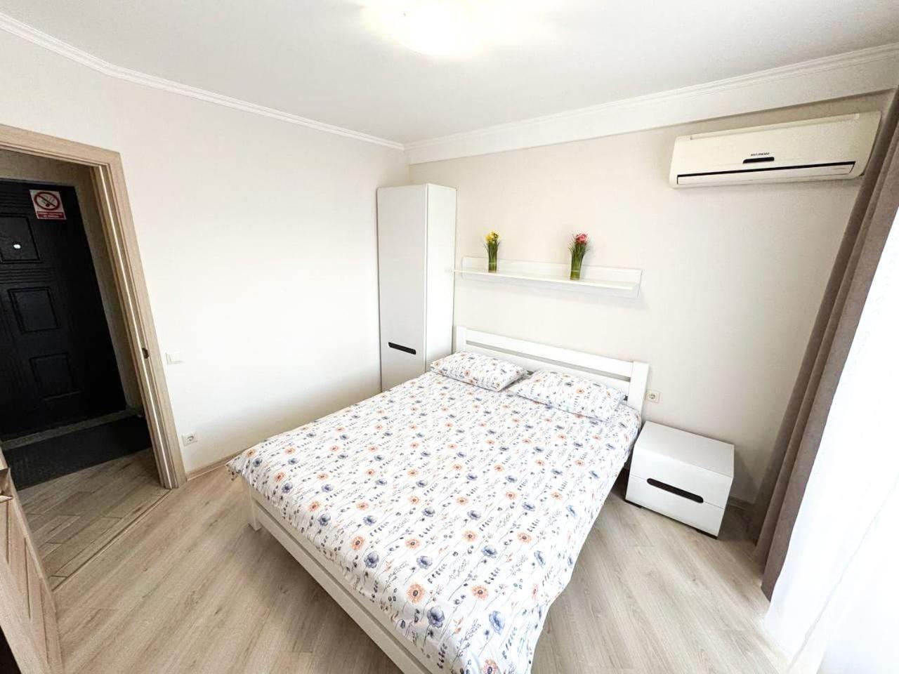 Artal Apartment On Obolonskyi Avenue 16A Kyiv Eksteriør billede